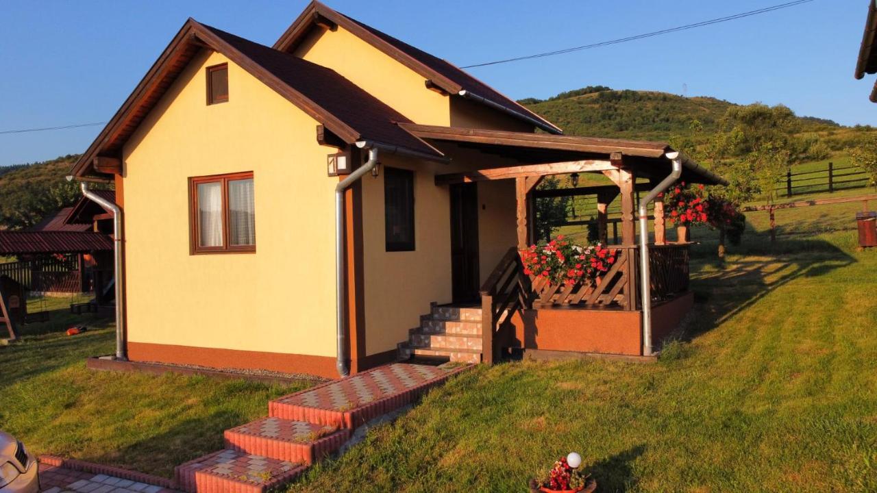 Manó Kulcsosházak Praid Exterior foto